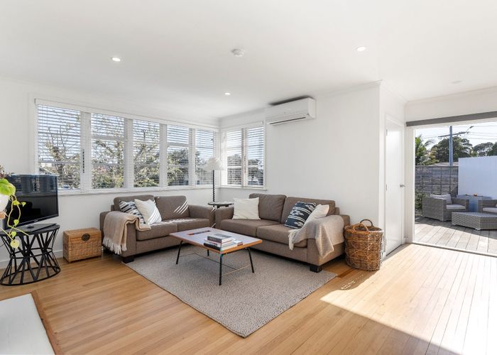  at 17 Anderson Avenue, Point England, Auckland