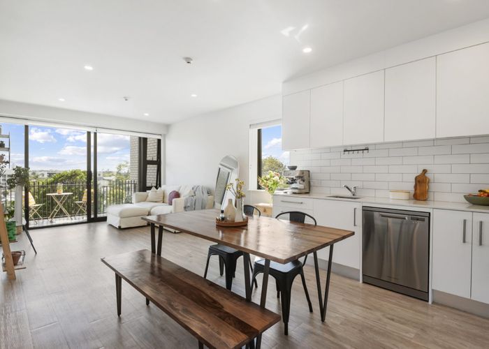  at 210/165 Lake Road, Northcote, North Shore City, Auckland