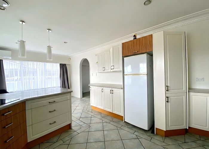  at 24 Buckingham Cres, Papatoetoe, Manukau City, Auckland