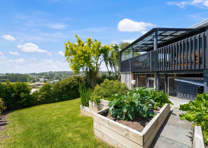  at 2/16 Heathglen Place, Bayview, North Shore City, Auckland