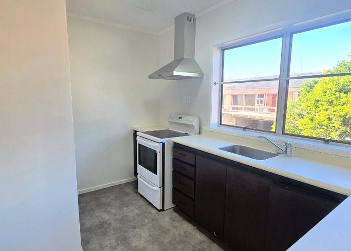  at 2/10 Pamela Place, New Lynn, Waitakere City, Auckland