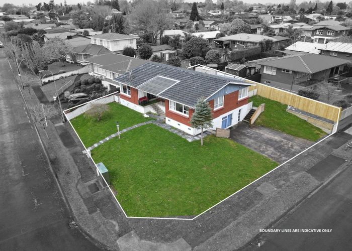  at 2 Lamont Street, Chartwell, Hamilton