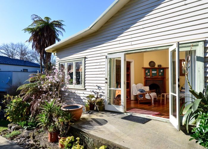  at 15 Fow Street, Hamilton Central, Hamilton