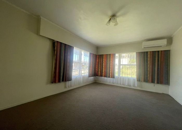  at 2/18 Anne Road, Hillcrest, North Shore City, Auckland