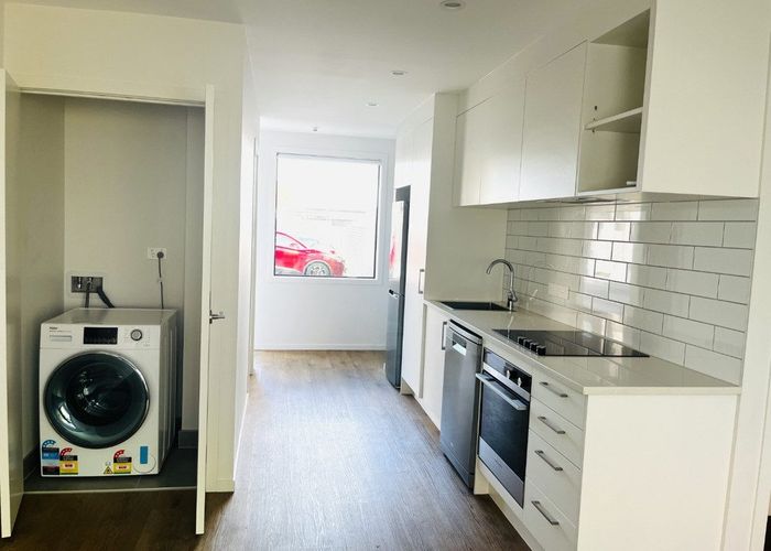  at 9/3234 Great North Road, New Lynn, Waitakere City, Auckland