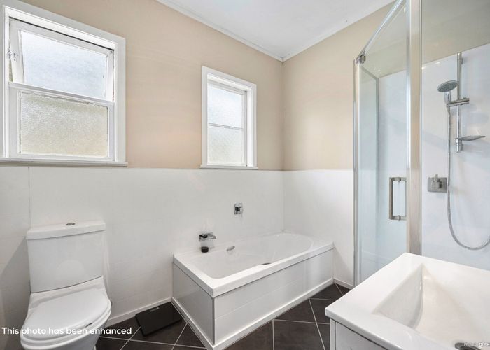  at 2/27 Hillcrest Road, Papatoetoe, Manukau City, Auckland