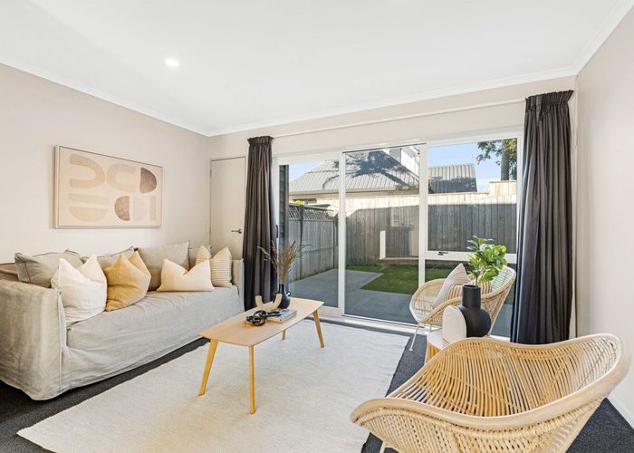  at 15 Whakawhiti Loop, Avondale, Auckland