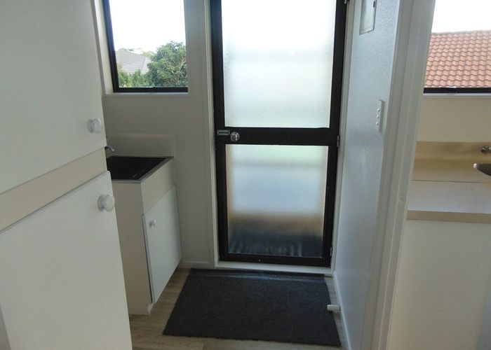  at 8a Myna Place, Weymouth, Manukau City, Auckland