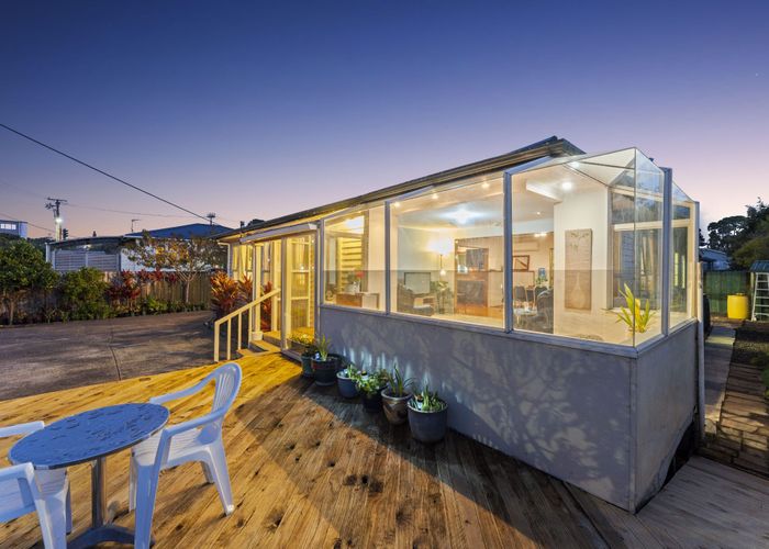  at 123 Universal Drive, Henderson, Waitakere City, Auckland