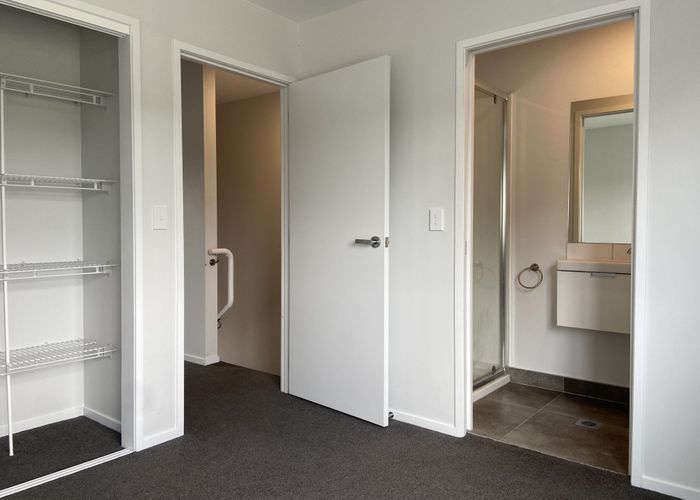  at 5 Whati Lane, Henderson, Waitakere City, Auckland