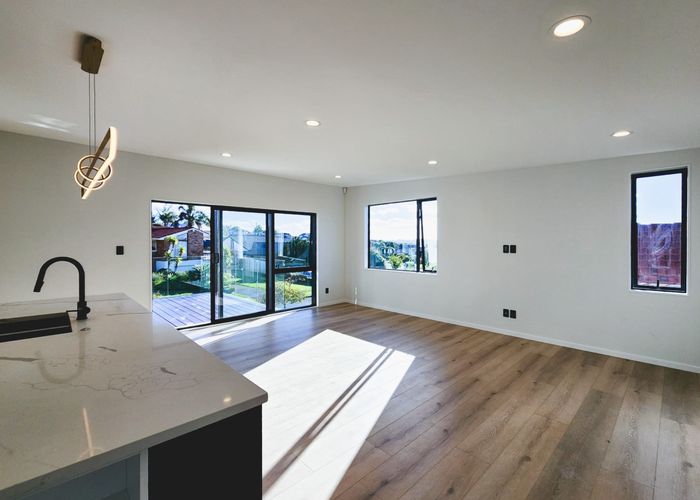  at 2 Embling Place, Eastern Beach, Manukau City, Auckland