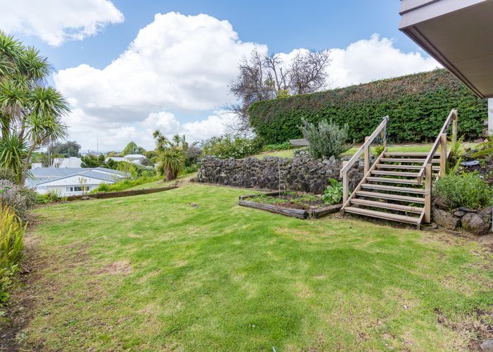  at 33 Kawau Road, Greenlane, Auckland