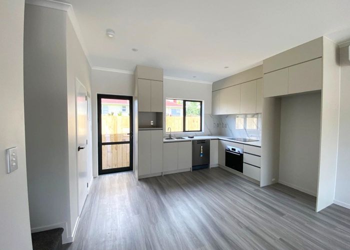  at 5/52 Wedgwood Avenue, Mangere East, Manukau City, Auckland