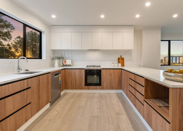  at 32 Pigeonwood Place, Flat Bush, Manukau City, Auckland