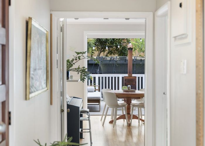  at 8 Oranga Avenue, Onehunga, Auckland