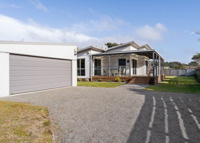  at 12 Alan Lindsay Avenue, Waitarere Beach, Levin