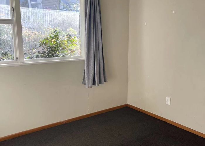  at 50 Weatherly Road, Torbay, Auckland