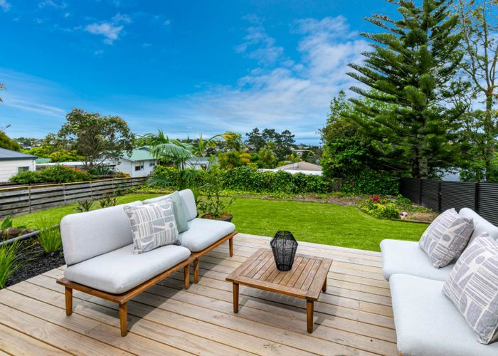  at 19 Holt Avenue, Torbay, Auckland