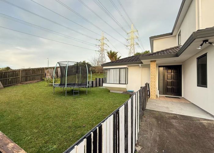  at 3/3 Roanoke Way, Albany, Auckland