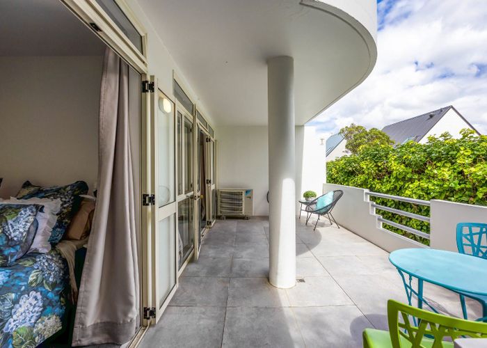  at 2/100 Rossall Street, Merivale, Christchurch