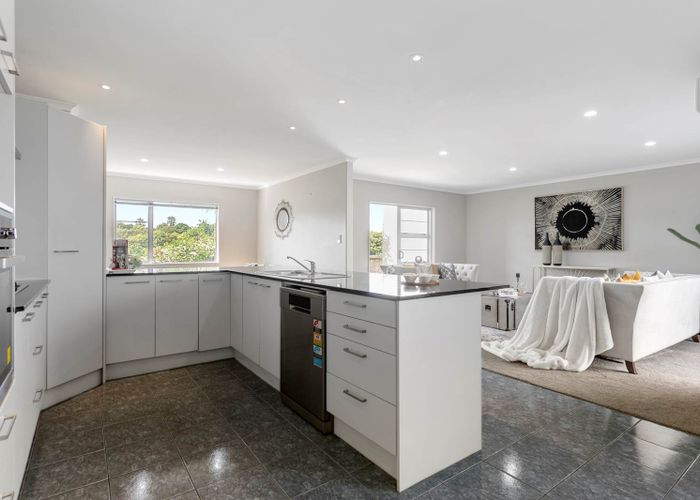  at 7 Savona Drive, Flat Bush, Auckland