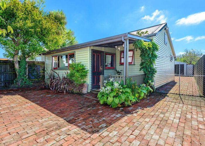  at 437 Ferry Road, Woolston, Christchurch