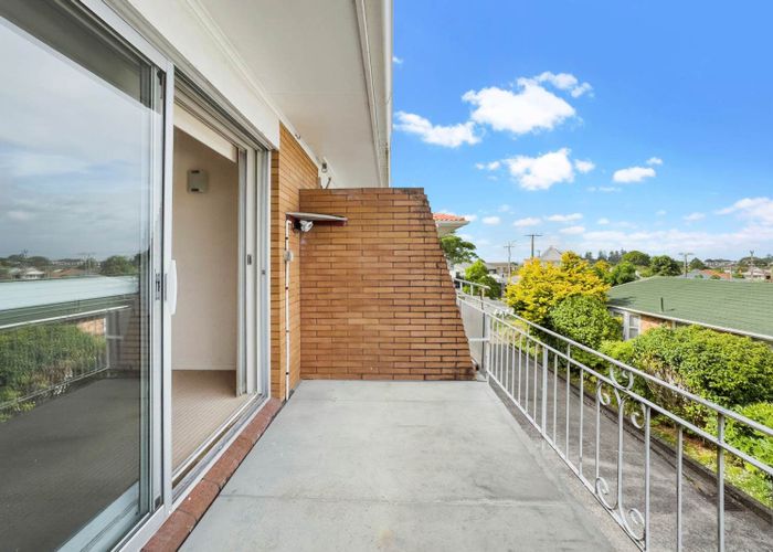  at 4/44 Campbell Road, One Tree Hill, Auckland