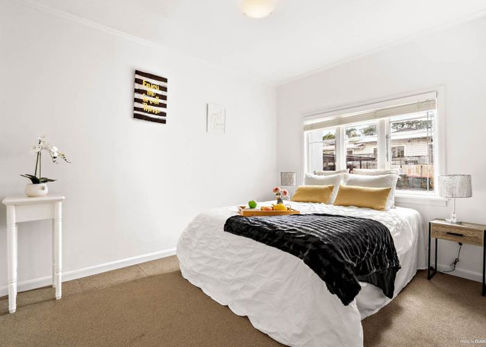  at 2/230 Manukau Road, Epsom, Auckland City, Auckland