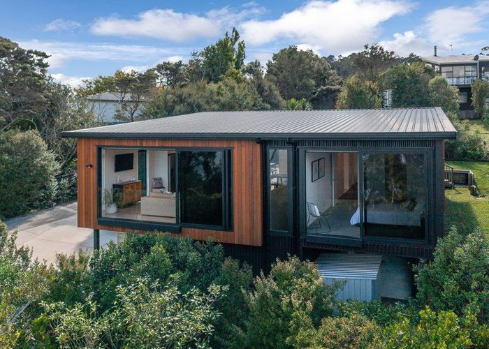  at 17A Chatham Avenue, Paremoremo, Auckland