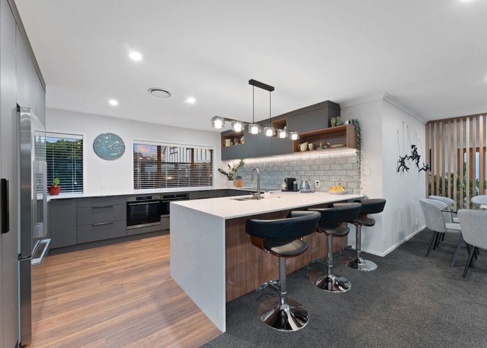  at 5 Della Place, Conifer Grove, Papakura, Auckland