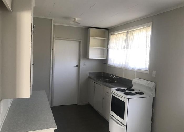  at 15 Geoffrey Place, Mangere, Manukau City, Auckland