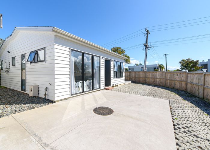  at 1 Haseler Crescent, Howick, Auckland