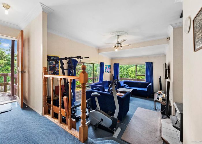  at 2/3 Miriam Corban Heights, Henderson, Auckland
