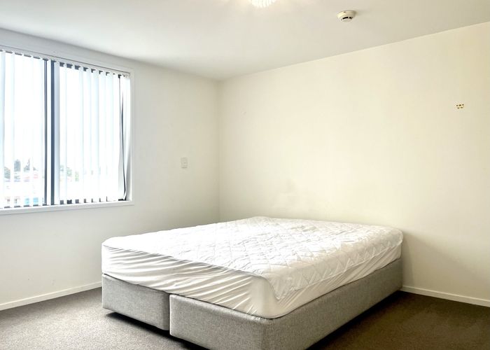 at 16/68 Mountain Road, Mount Wellington, Auckland City, Auckland