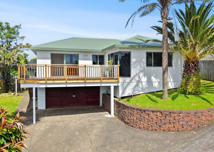  at 17A Cherry Tree Place, Massey, Waitakere City, Auckland