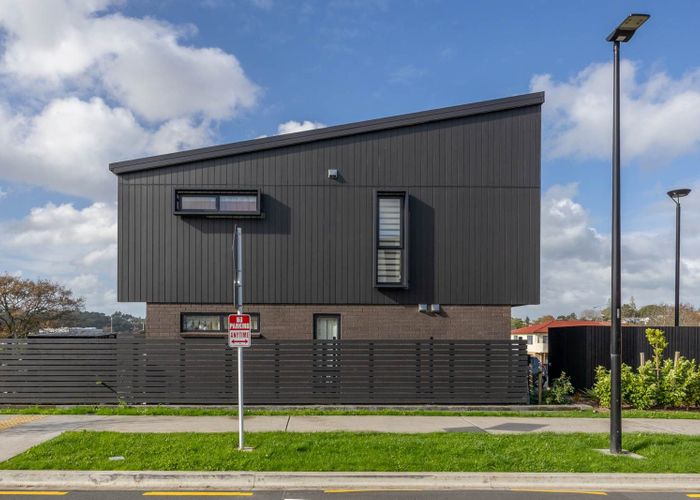  at 1/107 Selo Street, Glen Eden, Waitakere City, Auckland