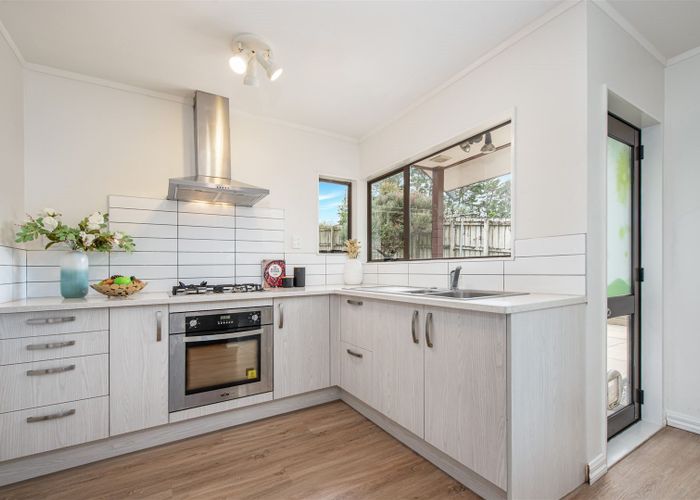  at 64 Birdwood Road, Swanson, Auckland