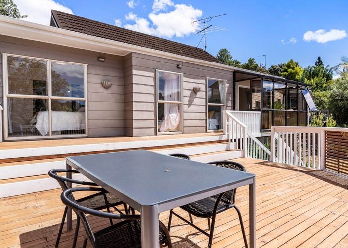  at 2/68 Ayton Drive, Tōtara Vale, Auckland