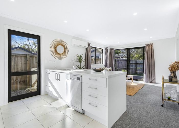  at 2/23 Montgomery Crescent, Bader, Hamilton