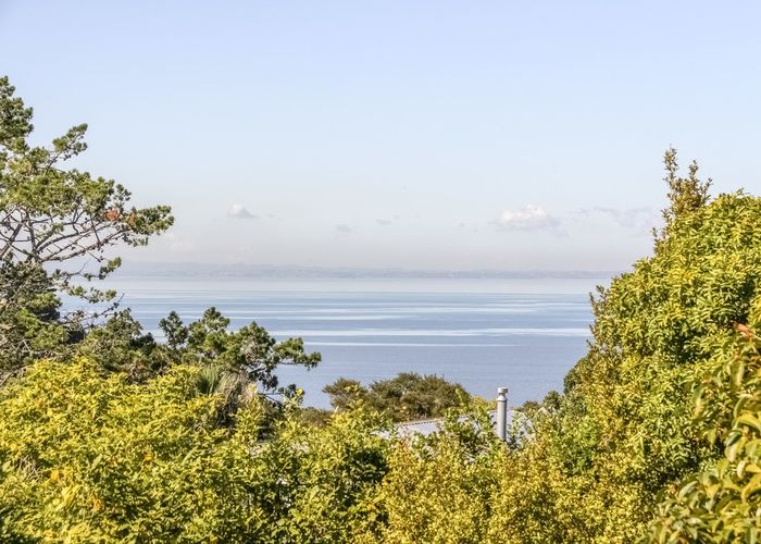  at 10 McEldowney Road, Titirangi, Auckland