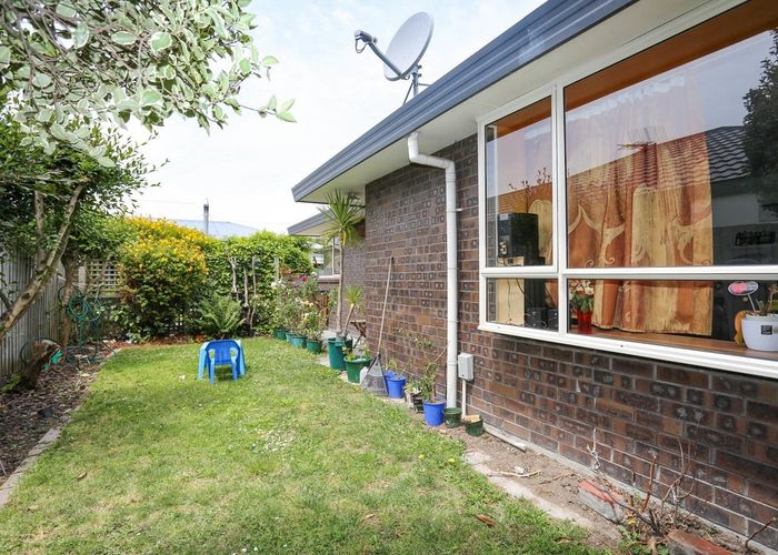  at 2/15 Lyndon Street, Riccarton, Christchurch City, Canterbury