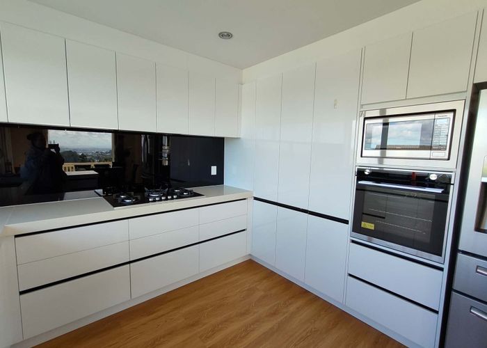  at 14 Chelsea View Drive, Chatswood, North Shore City, Auckland