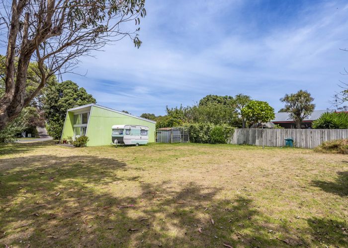  at 41 Queens Road, Waikanae Beach, Kapiti Coast, Wellington