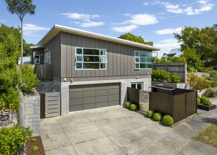  at 19 Springdale Grove, Fitzherbert, Palmerston North