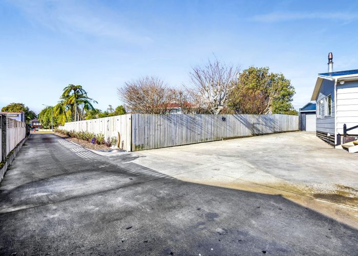  at 1 Raunui Crescent, Inglewood, Inglewood