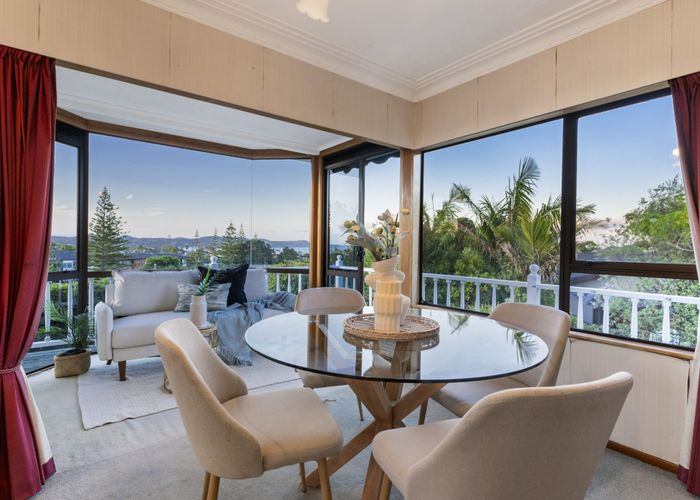  at 6 Higham Ferrers Place, Red Beach