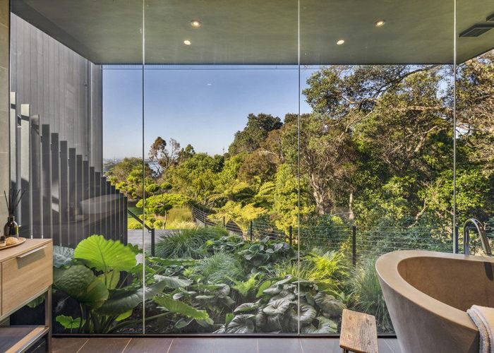  at 22 Bridge View Road, Birkenhead, Auckland