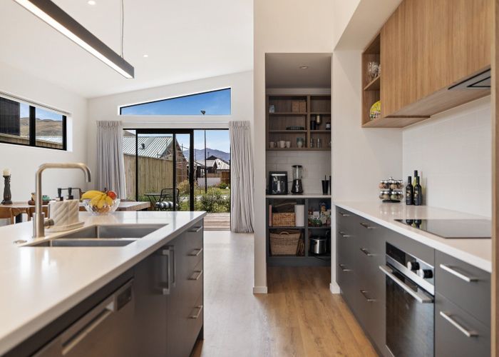  at 4 Shallow Close, Jacks Point, Queenstown-Lakes, Otago