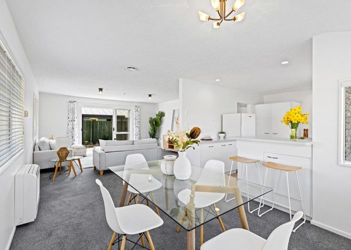  at 2/104 Hoon Hay Road, Hoon Hay, Christchurch City, Canterbury