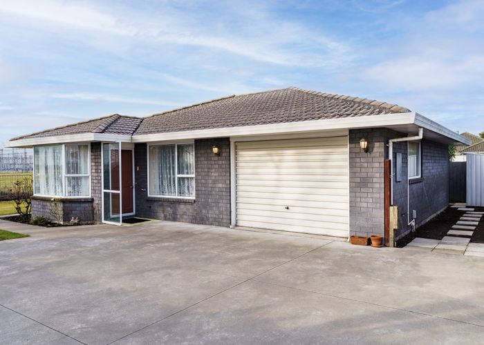  at 2/62 Moffett Street, Islington, Christchurch